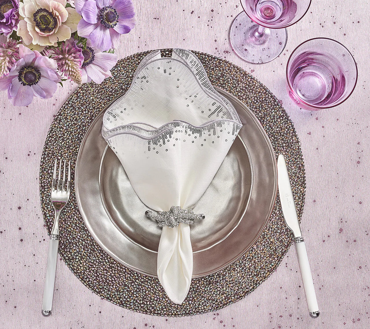Glam Knot Napkin Ring in Silver